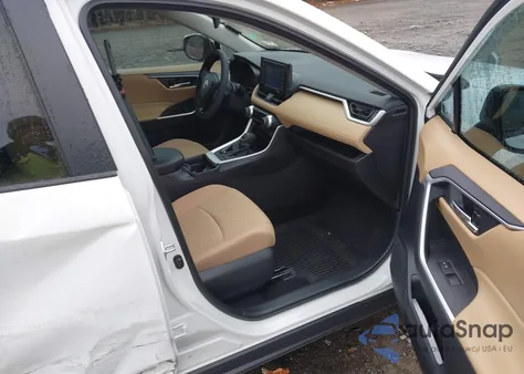 2021 Toyota Rav4 Xle z USA, uszkodzony, nr VIN 2T3W1RFV4MC159315